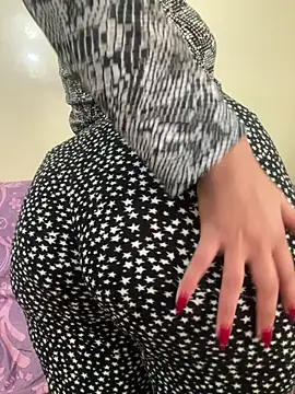 Layla-daloua online show from March 26, 2026, 5:07 pm