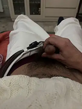 Snapshot of gianluca75gggggggh chatting on November 22, 2025, 1:37 am gianluca75gggggggh online show from November 22, 2025, 1:37 am