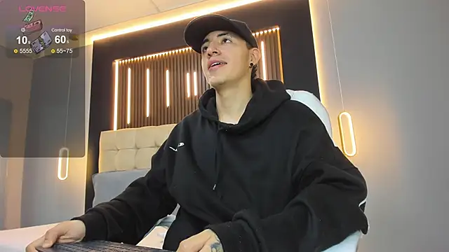 Lobo 17  online show from March 25, 2026, 3:45 am