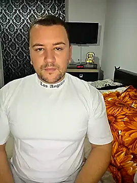 KarlosCarutox online show from October 18, 2025, 5:25 pm