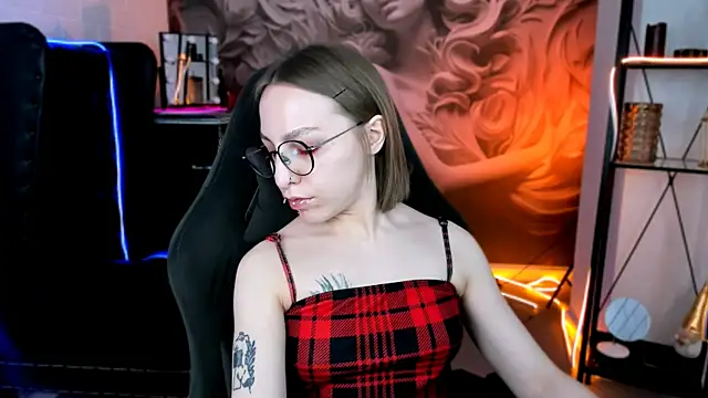 AphexQueen online show from January 30, 2025, 9:15 am