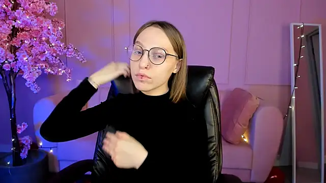 AphexQueen online show from February 21, 2025, 1:11 pm