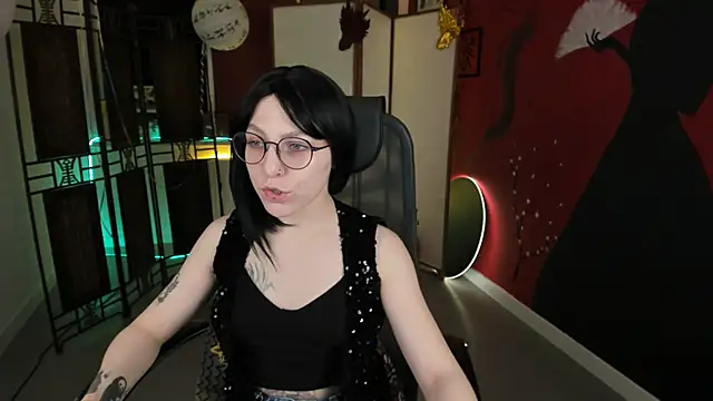 AphexQueen online show from March 12, 2025, 1:08 pm