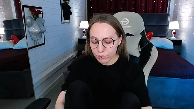 AphexQueen online show from March 20, 2025, 3:14 pm