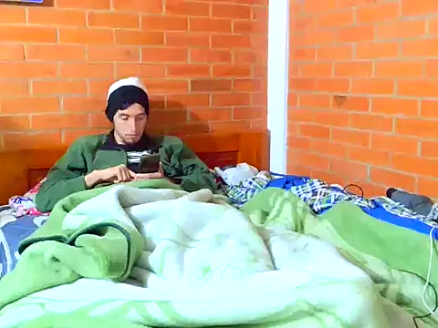 johan70sexy online show from June 9, 2026, 6:25 am