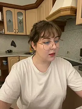 Snapshot of cinnabon_ chatting on December 1, 2024, 5:24 pm cinnabon online show from December 1, 2024, 5:24 pm