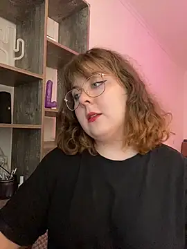 Snapshot of cinnabon_ chatting on December 13, 2024, 10:41 am cinnabon online show from December 13, 2024, 10:41 am