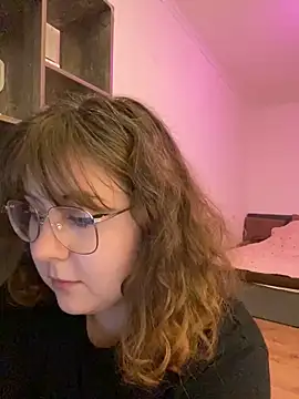 Snapshot of cinnabon_ chatting on December 13, 2024, 1:44 pm cinnabon online show from December 13, 2024, 1:44 pm