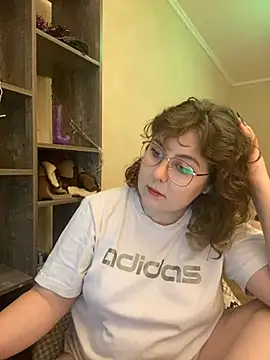 Snapshot of cinnabon_ chatting on December 28, 2024, 4:20 pm cinnabon online show from December 28, 2024, 4:20 pm