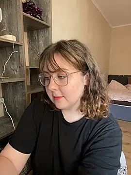 Snapshot of cinnabon_ chatting on January 10, 2025, 12:15 pm cinnabon online show from January 10, 2025, 12:15 pm