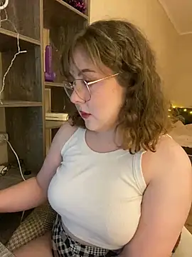 Snapshot of cinnabon_ chatting on January 12, 2025, 1:48 pm cinnabon online show from January 12, 2025, 1:48 pm