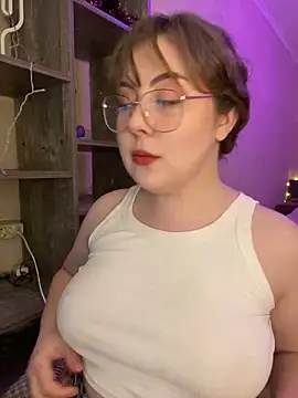 Snapshot of cinnabon_ chatting on January 12, 2025, 7:53 pm cinnabon online show from January 12, 2025, 7:53 pm