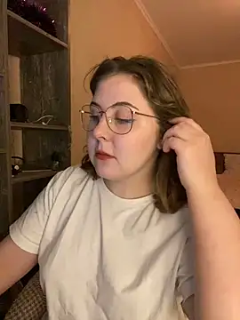 Snapshot of cinnabon_ chatting on January 23, 2025, 8:24 pm cinnabon online show from January 23, 2025, 8:24 pm