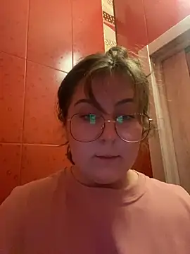 Snapshot of cinnabon_ chatting on January 28, 2025, 4:41 pm cinnabon online show from January 28, 2025, 4:41 pm