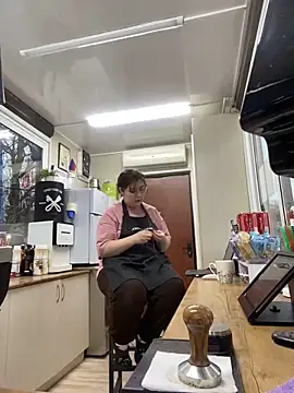 Snapshot of cinnabon_ chatting on February 1, 2025, 2:24 pm cinnabon online show from February 1, 2025, 2:24 pm