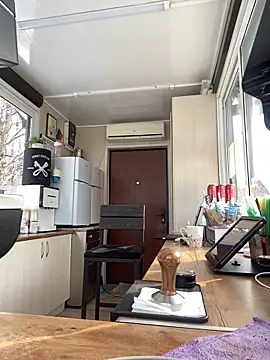 Snapshot of cinnabon_ chatting on February 5, 2025, 11:02 am cinnabon online show from February 5, 2025, 11:02 am