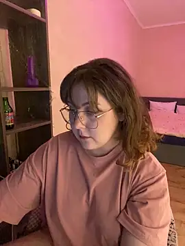 Snapshot of cinnabon_ chatting on February 10, 2025, 6:56 pm cinnabon online show from February 10, 2025, 6:56 pm