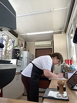 Snapshot of cinnabon_ chatting on February 12, 2025, 8:06 am cinnabon online show from February 12, 2025, 8:06 am