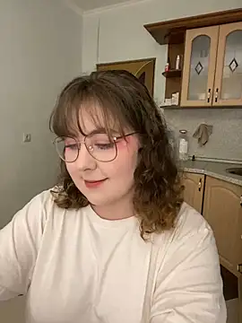 Snapshot of cinnabon_ chatting on February 14, 2025, 2:44 pm cinnabon online show from February 14, 2025, 2:44 pm