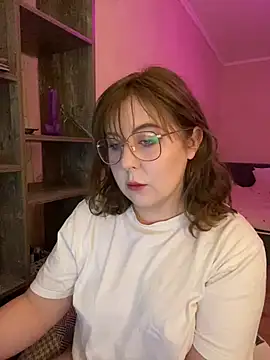 Snapshot of cinnabon_ chatting on March 6, 2025, 12:41 pm cinnabon online show from March 6, 2025, 12:41 pm