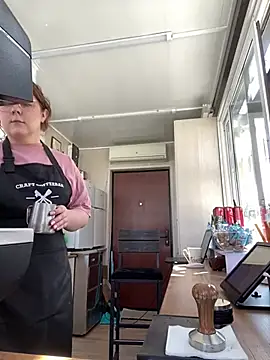 Snapshot of cinnabon_ chatting on March 12, 2025, 9:34 am cinnabon online show from March 12, 2025, 9:34 am