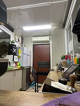 Snapshot of cinnabon_ chatting on March 12, 2025, 6:44 pm cinnabon online show from March 12, 2025, 6:44 pm