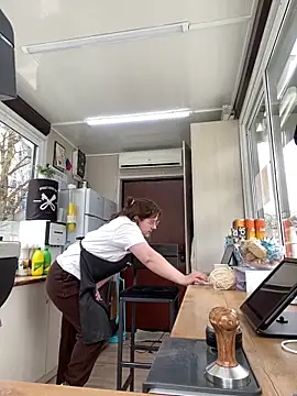 Snapshot of cinnabon_ chatting on March 20, 2025, 9:48 am cinnabon online show from March 20, 2025, 9:48 am