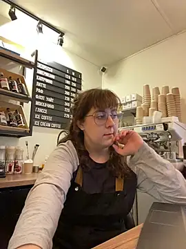 Snapshot of cinnabon_ chatting on October 25, 2025, 11:51 am cinnabon online show from October 25, 2025, 11:51 am