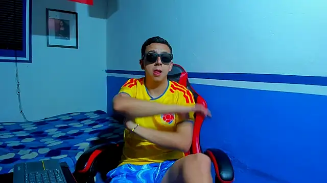 maxowens oficial online show from June 18, 2026, 8:03 am