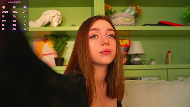 LindaFarmer online show from March 4, 2026, 4:18 am