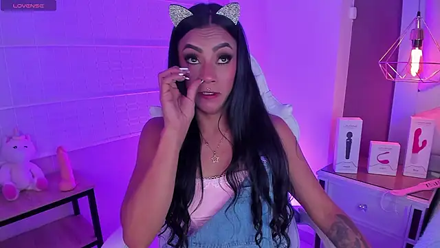 Amber villalobos  online show from March 5, 2026, 2:07 am