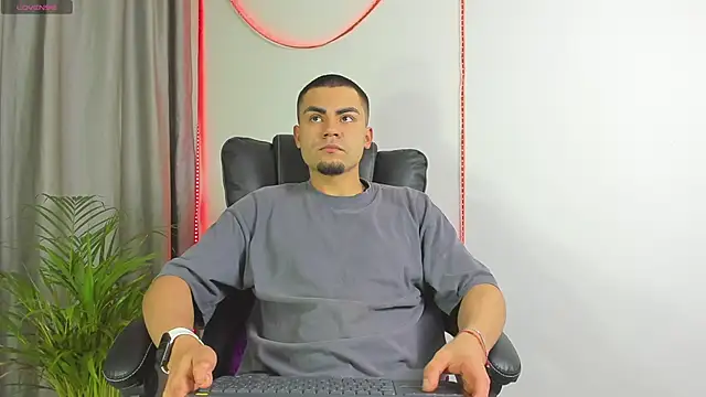 kalivan voinesscu online show from October 13, 2025, 7:52 am