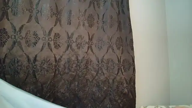 Snapshot of CarolineBrunx chatting on August 4, 2026, 4:04 am CarolineBrunx online show from August 4, 2026, 4:04 am