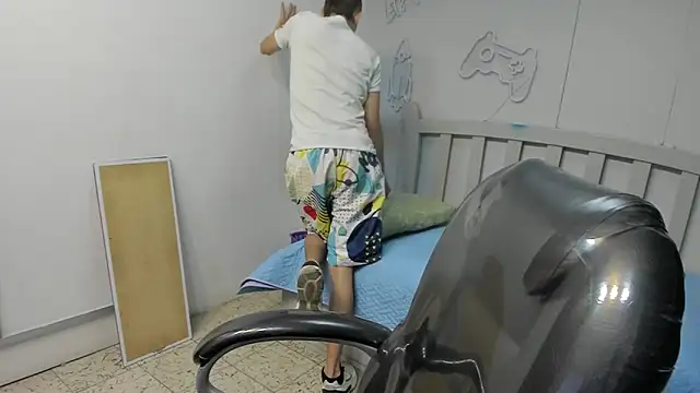 JackSwan18 online show from December 16, 2025, 7:41 pm