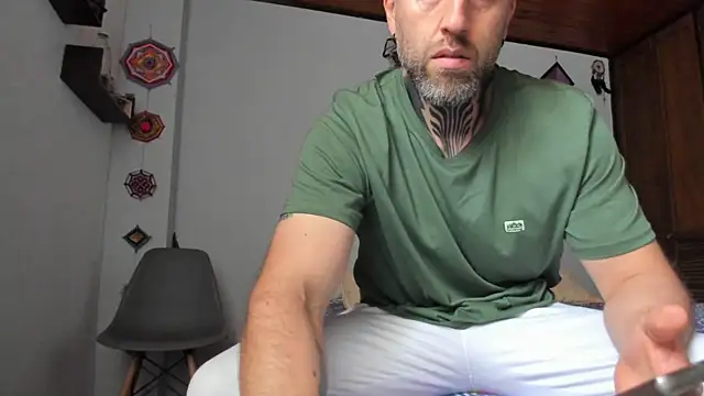 Antoniohot2024 online show from January 29, 2025, 2:21 pm