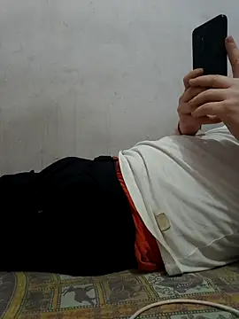 Snapshot of mohnis76 chatting on April 14, 2026, 7:20 pm mohnis76 online show from April 14, 2026, 7:20 pm