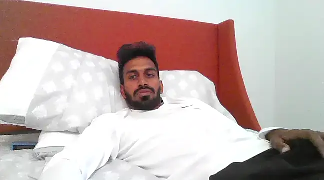 skinny  boy   online show from February 25, 2025, 9:02 pm