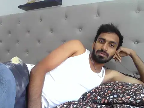 skinny  boy   online show from November 13, 2025, 4:06 pm