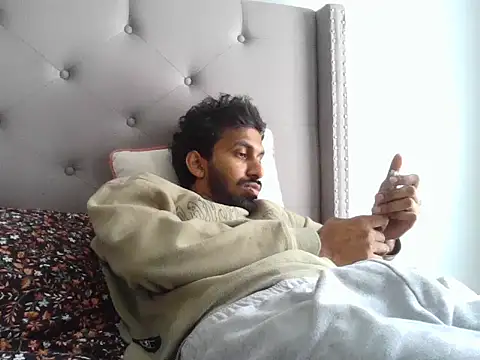 skinny  boy   online show from February 23, 2026, 6:16 pm