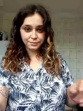 Snapshot of luuhcat09 chatting on June 1, 2026, 6:20 pm luuhcat09 online show from June 1, 2026, 6:20 pm