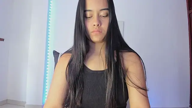 Snapshot of anniesweet- chatting on March 18, 2025, 4:37 pm anniesweet- online show from March 18, 2025, 4:37 pm