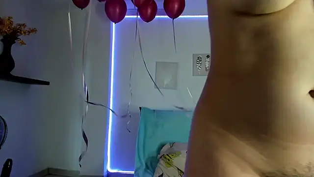 Snapshot of anniesweet- chatting on October 31, 2025, 1:45 pm anniesweet- online show from October 31, 2025, 1:45 pm