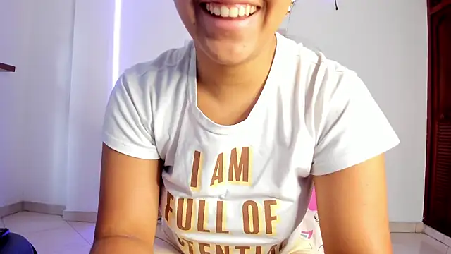 Snapshot of anniesweet- chatting on November 29, 2025, 1:25 pm anniesweet- online show from November 29, 2025, 1:25 pm