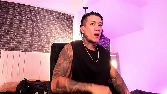 Dantesuarez28 online show from December 16, 2025, 11:15 am