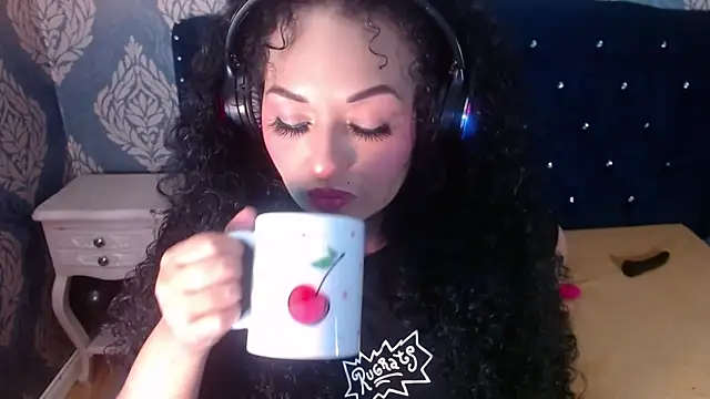 Sofiacowperx online show from April 28, 2026, 1:27 pm