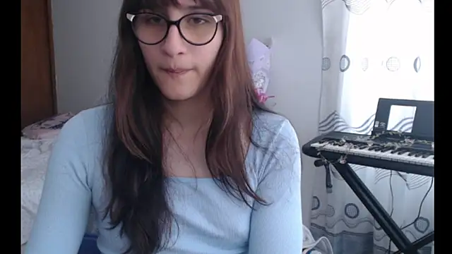 Snapshot of Alice_love29 chatting on June 17, 2026, 3:24 pm Alice love29 online show from June 17, 2026, 3:24 pm
