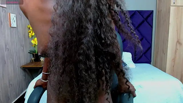 Nahomi-Hill online show from January 18, 2025, 11:33 pm