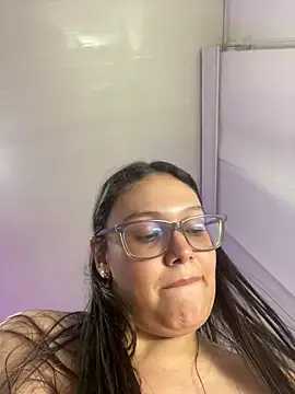 Snapshot of SofiaJoness_ chatting on March 6, 2025, 2:41 am SofiaJoness  online show from March 6, 2025, 2:41 am