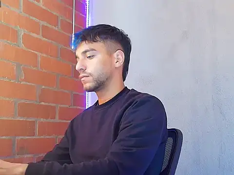 Leandro valenzuela online show from November 7, 2025, 4:07 pm