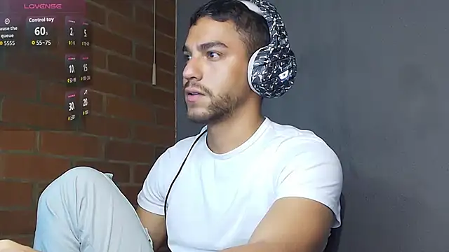 Leandro valenzuela online show from March 26, 2026, 3:56 am